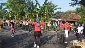 Perkuat Imunitas, Satgas TMMD 110 Kodim Bojonegoro Bareng Warga Senam Energik